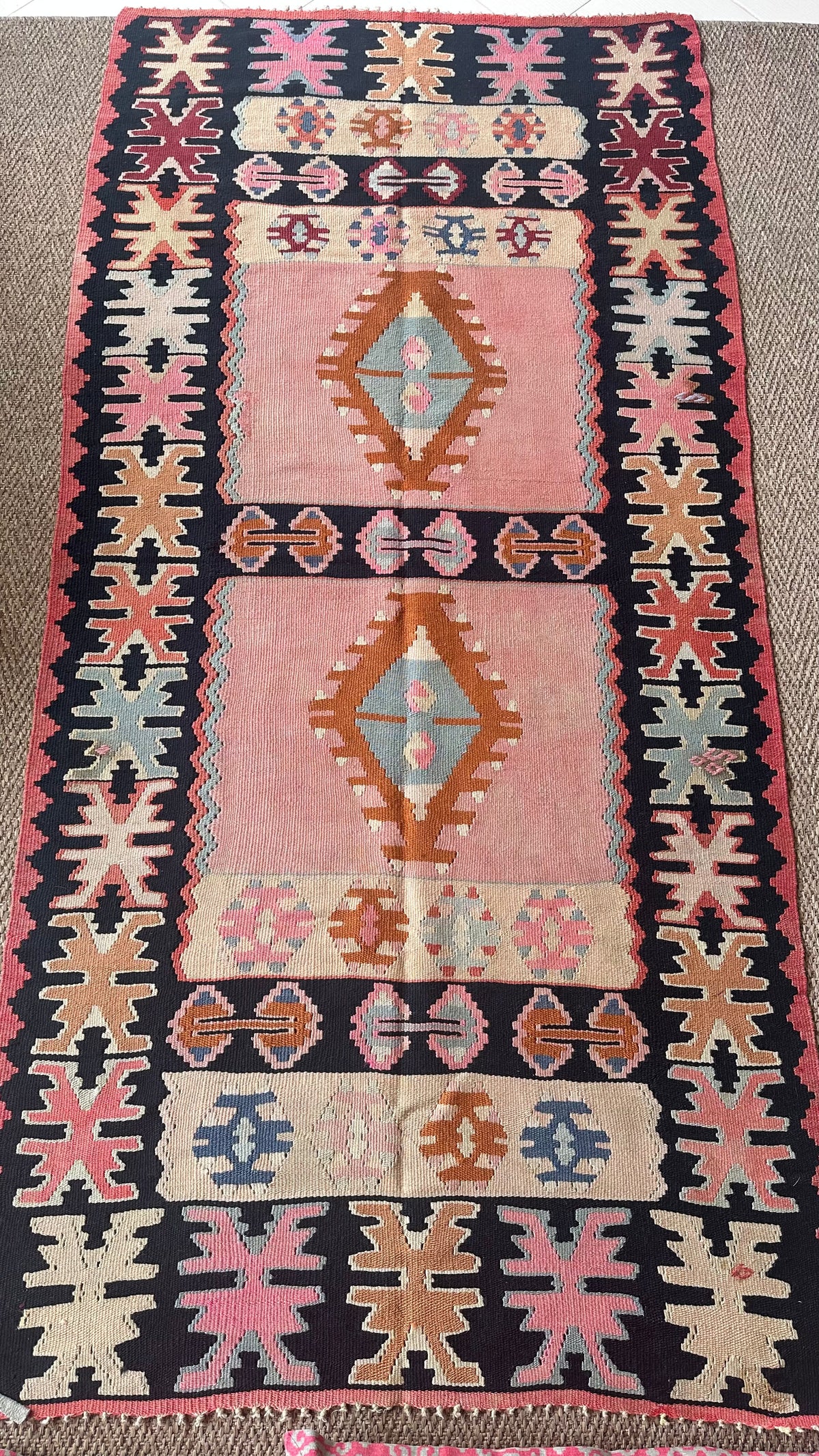 Vintage Bulgarian Kilim – Soft Pink & Navy · 101 × 210 cm
