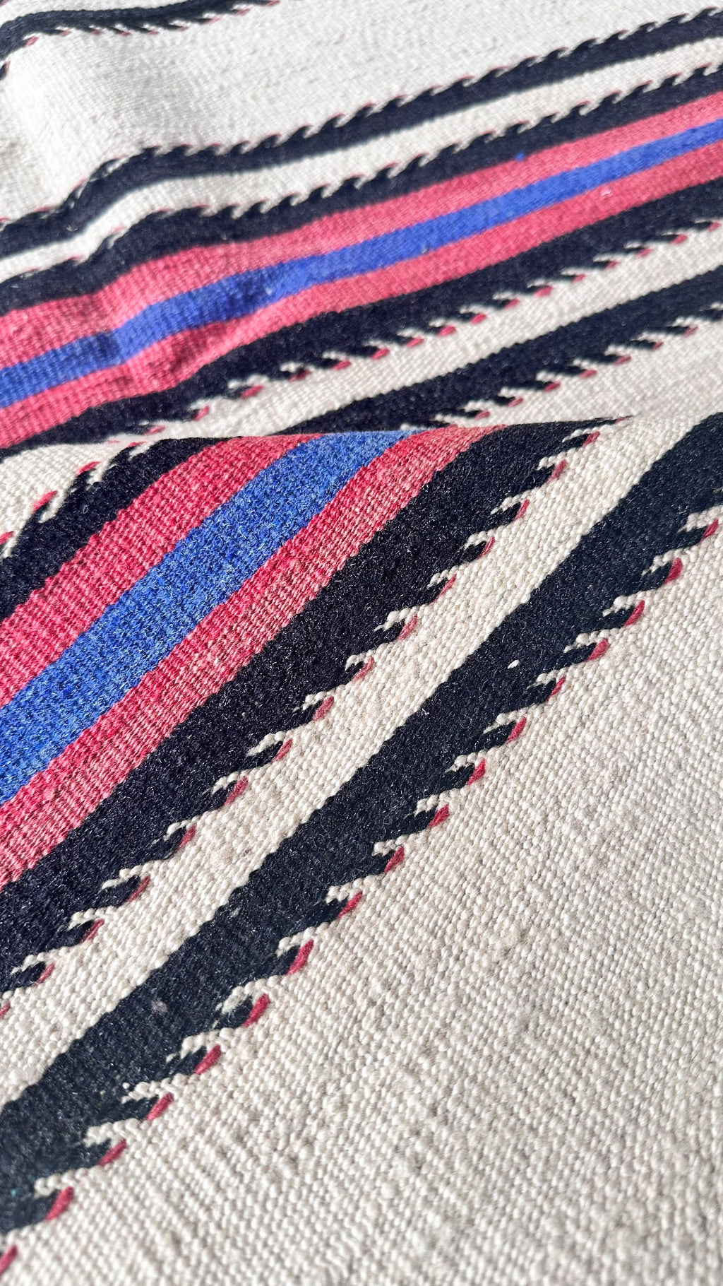 Aksaray Turkish Kilim – Ivory · 97 × 158 cm
