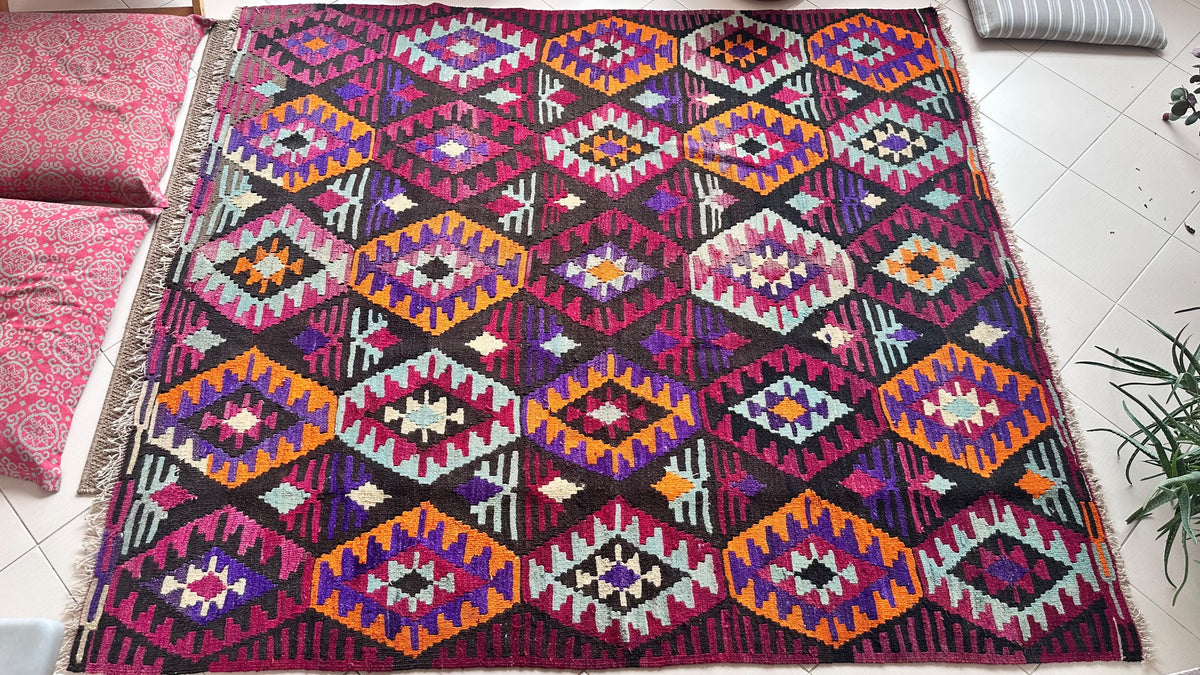 Ordu Kocakarı Kilim – Multicolour · 200 × 223 cm
