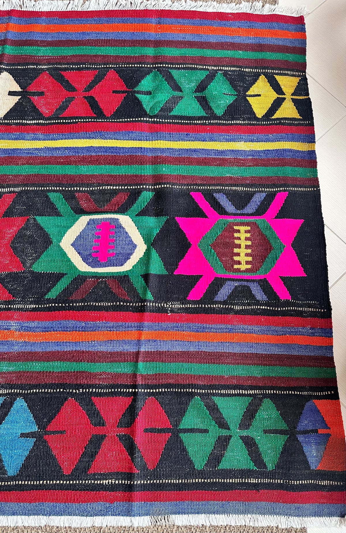 Vintage Afyon Kilim – Multicolour · 147 × 197 cm