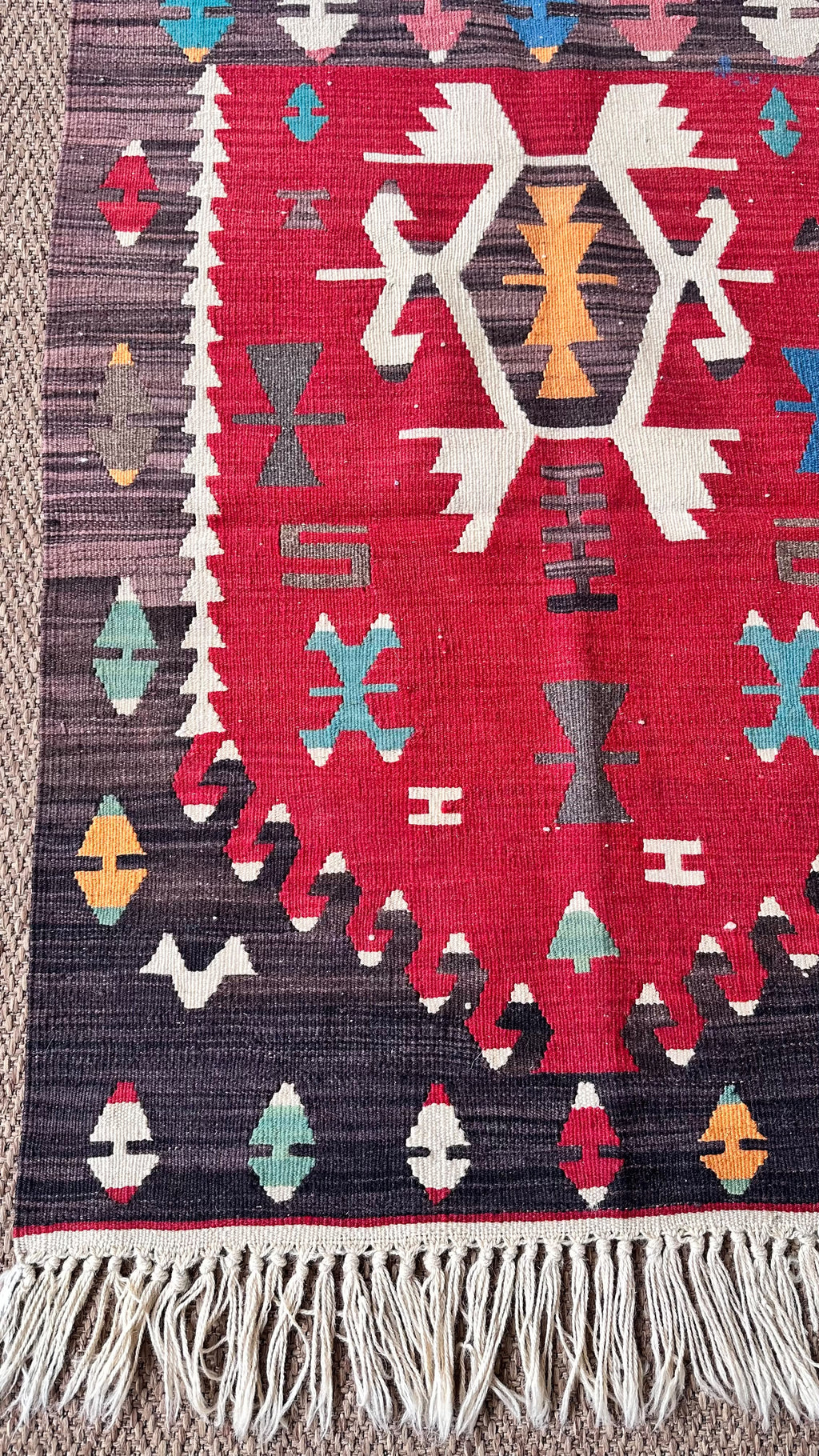 Vintage Oushak Kilim – Red & Charcoal · 83 × 107 cm