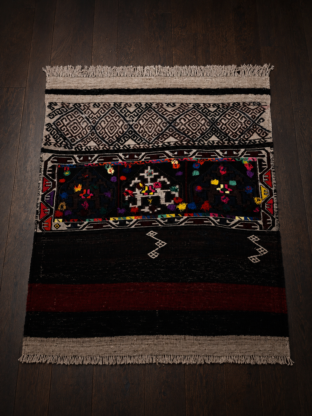 110 × 96 cm | Handmade Vintage Anatolian Wool Kilim