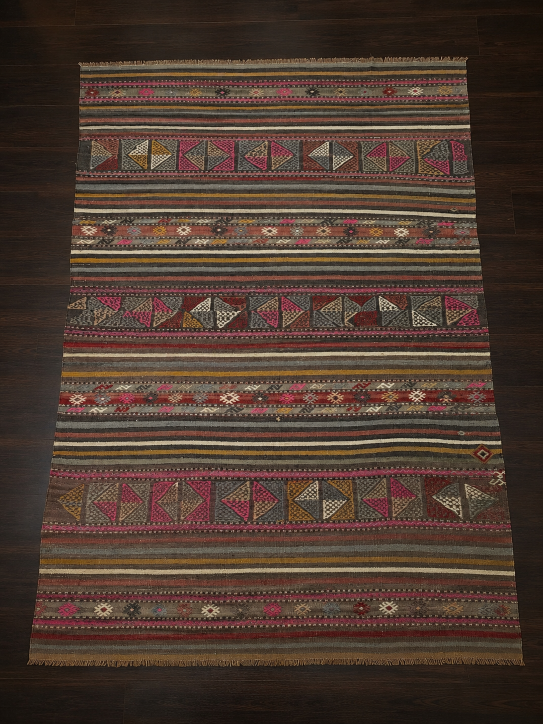 148 × 210 cm | 70-Year-Old Vintage Handmade Turkish Konya Kilim