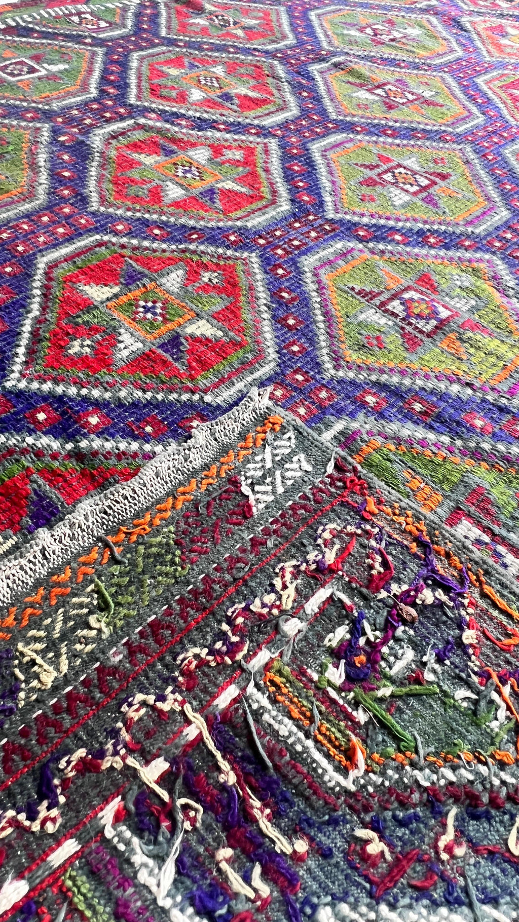 Large Vintage Anatolian Rug – 187x293 cm – Handwoven Wool Statement Carpet