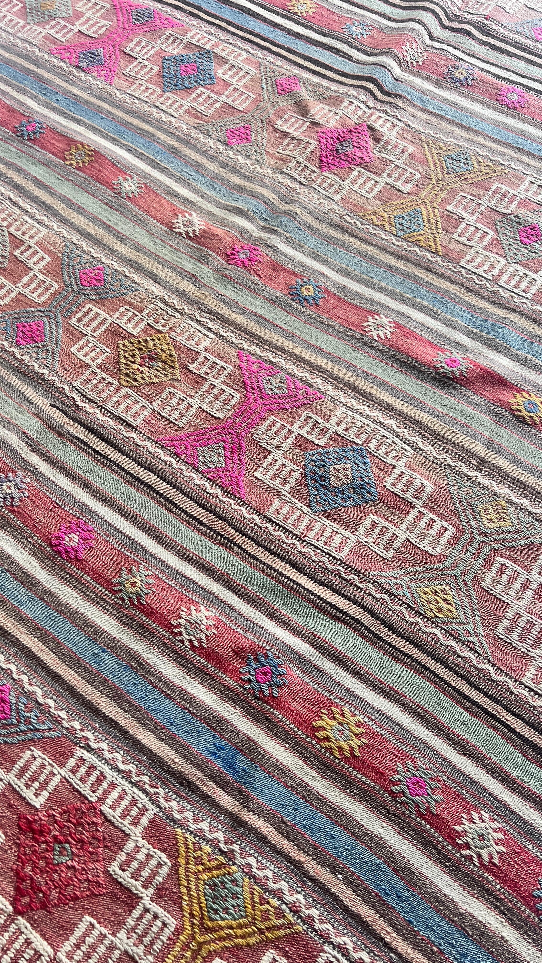 Vintage Turkish Cicim Kilim 163x181 cm – Handwoven Wool Rug – Tribal Bohemian Flatweave
