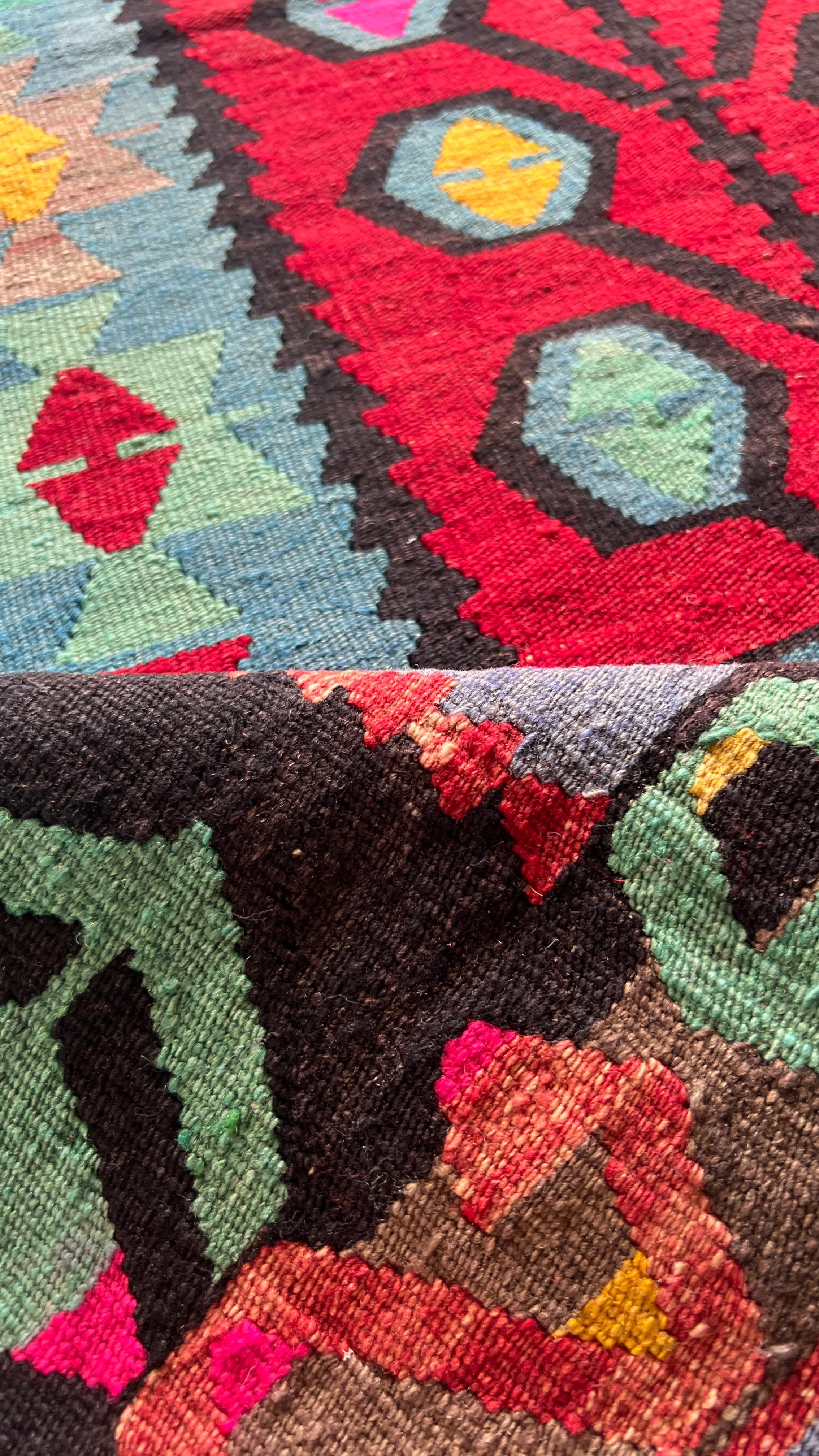 Handwoven Turkish Uşak Kilim – 100 × 140 cm – Colourful Tribal Wool Rug