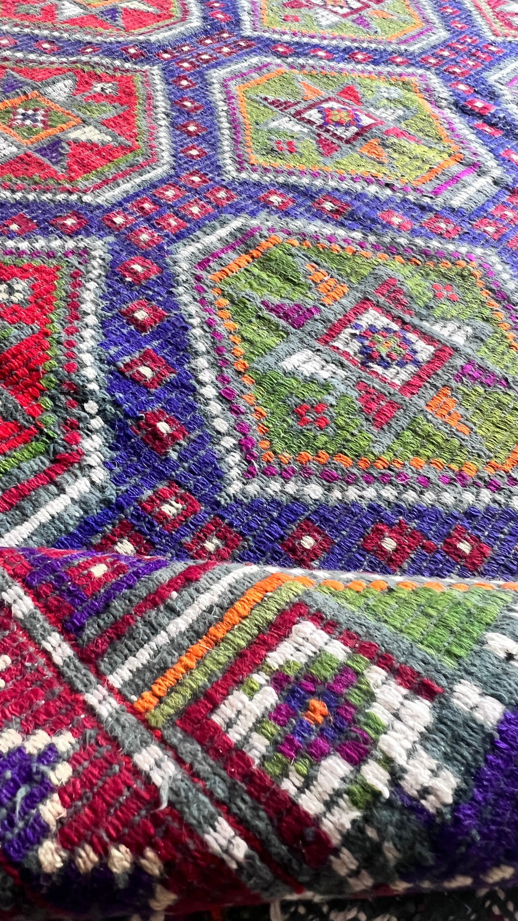 Large Vintage Anatolian Rug – 187x293 cm – Handwoven Wool Statement Carpet