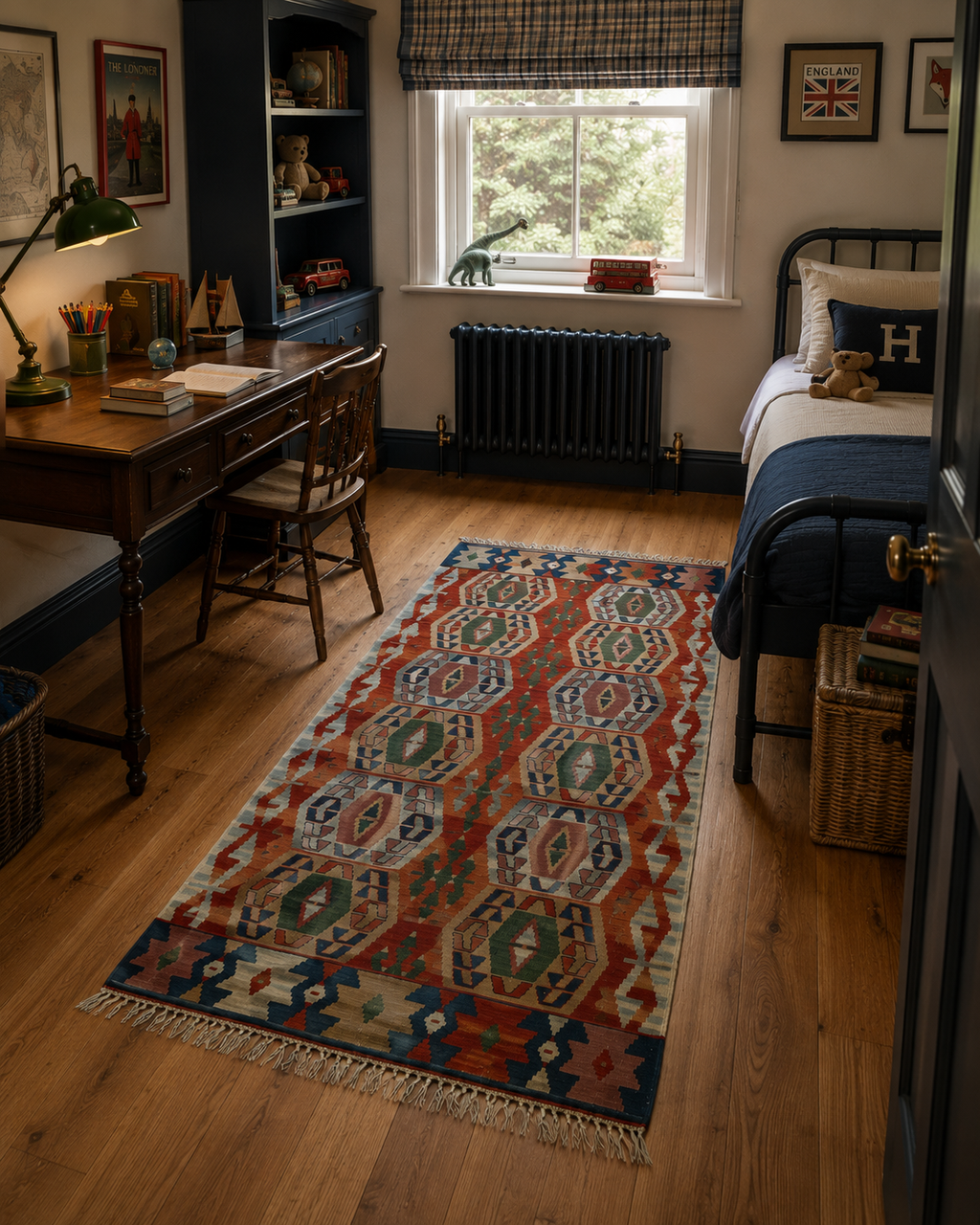 110 × 175 cm Vintage Uşak Kilim – Handmade Turkish Wool Flatweave Carpet