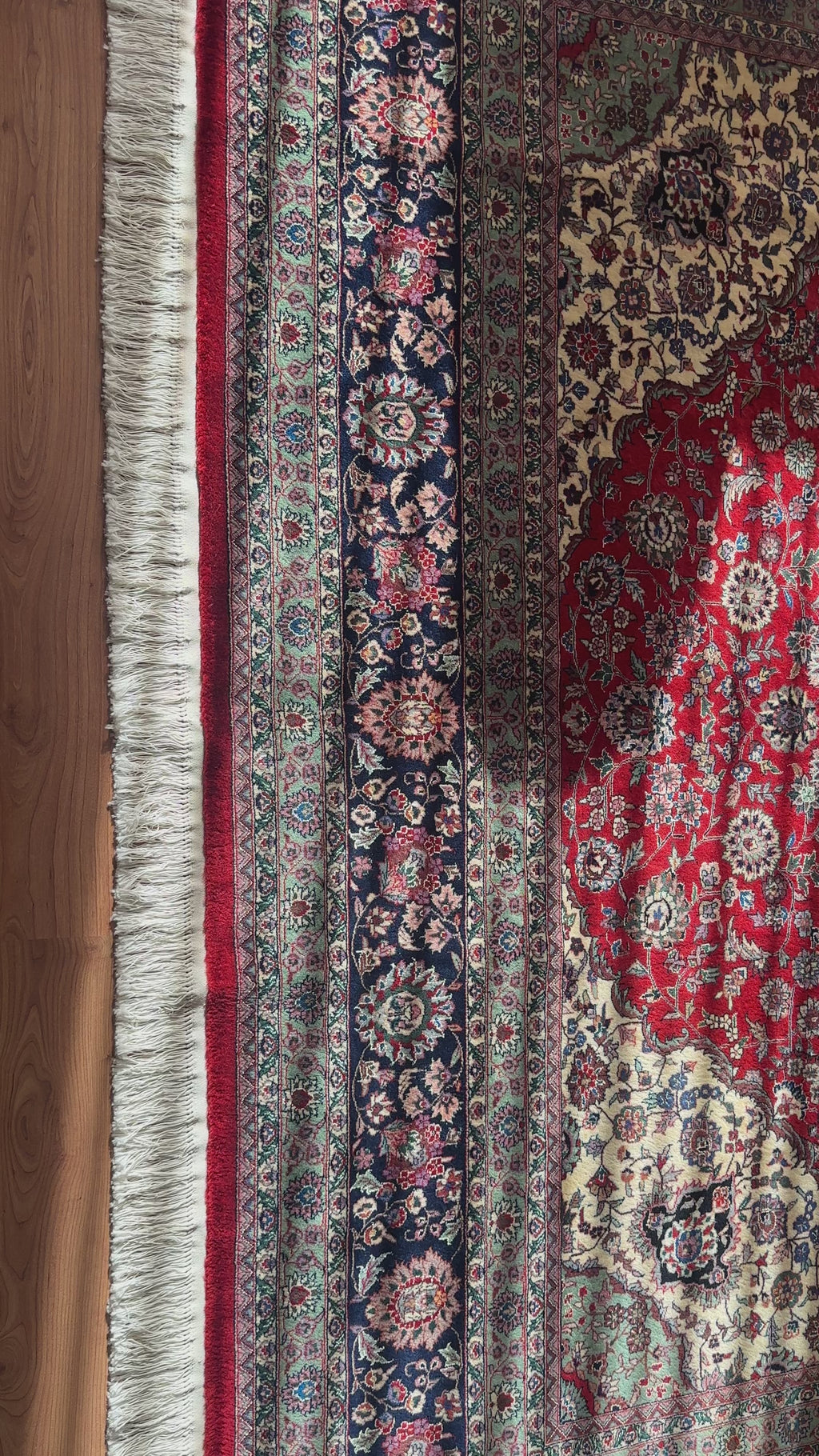 Turkish-Made Isfahan Style Rug – 305 × 245 cm – Fine Wool & Silk Highlights – Luxury Floral Medallion