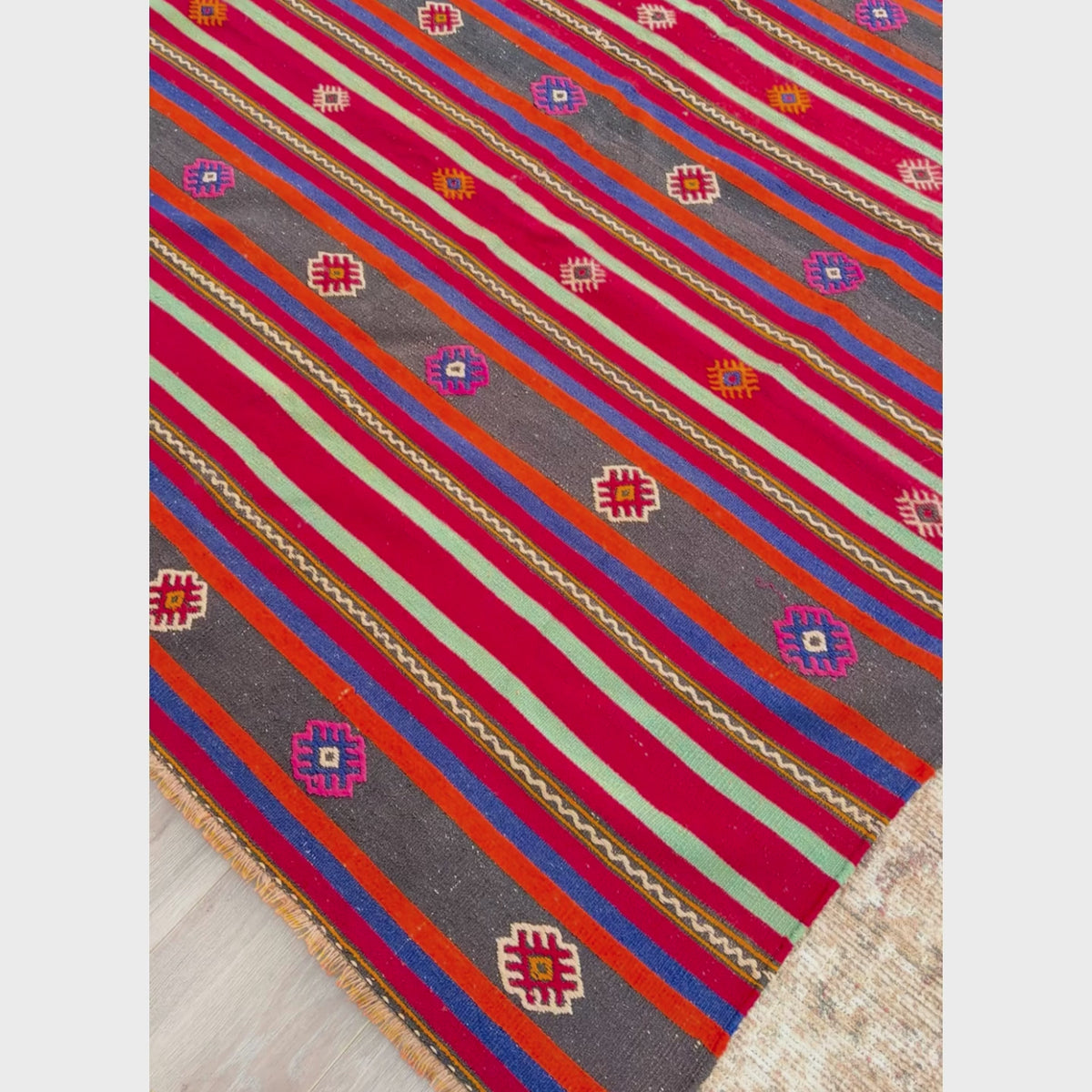 Sivas Cicim Kilim, Red, 168 × 308 cm – video