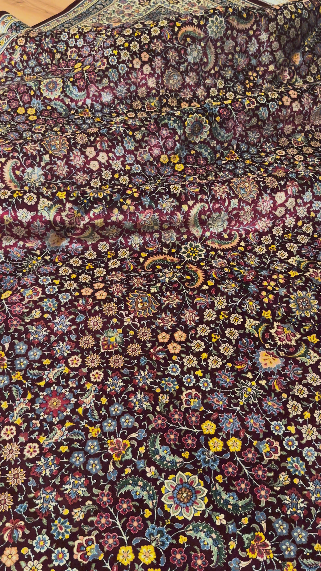 Lüks Modal İpek Halı – 200×300 cm | İran Tarzı Çiçek Desenli Halı