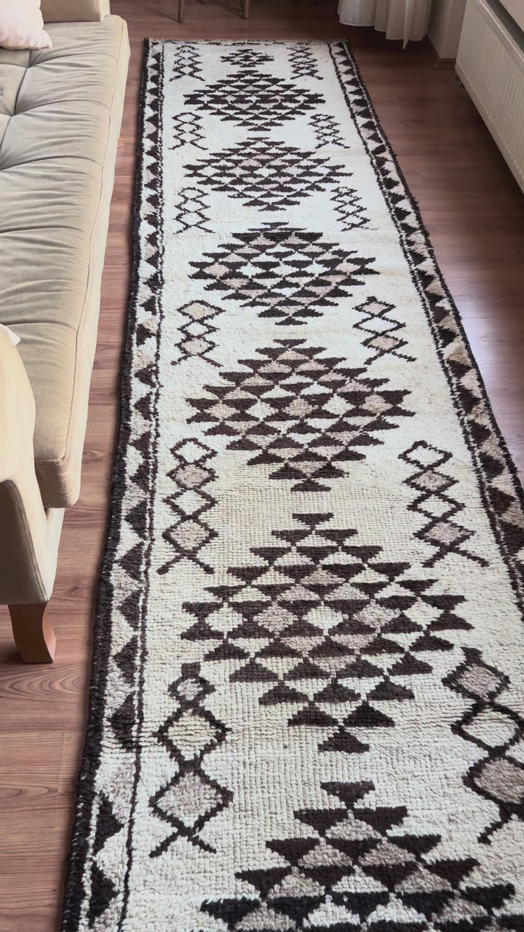 88 × 390 cm | Handmade Herki Tribal Runner Rug