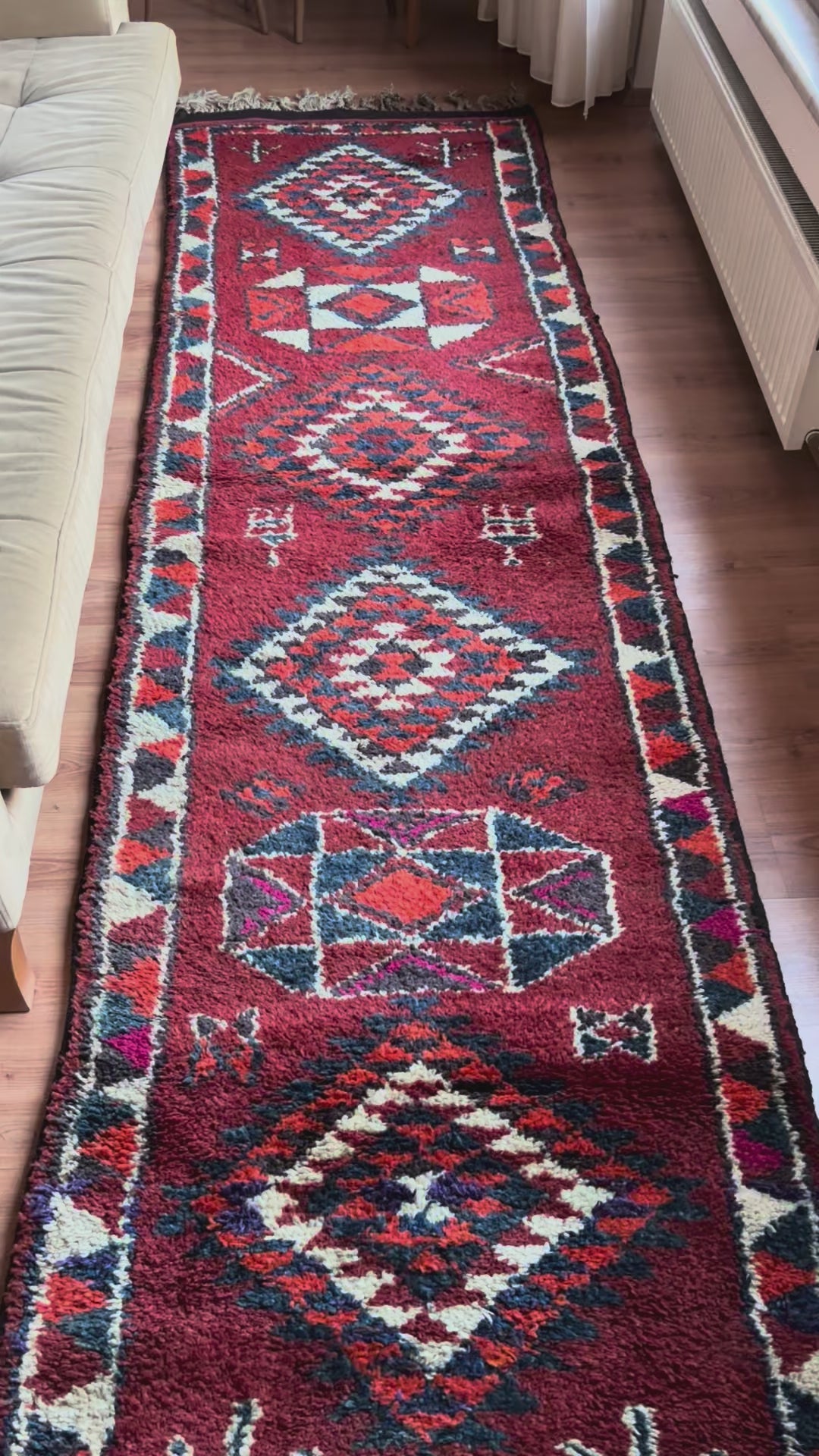 92 × 370 cm | Handmade Vintage Herki Wool Runner