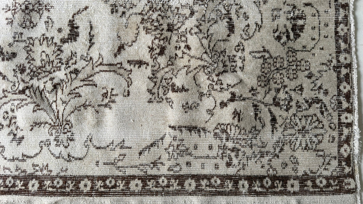 Vintage Turkish Rug, Ivory, 183 × 278 cm – detail view 7